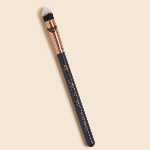 Luxie Other - LUXIE Wonder Woman Detail Tapered Blender 140